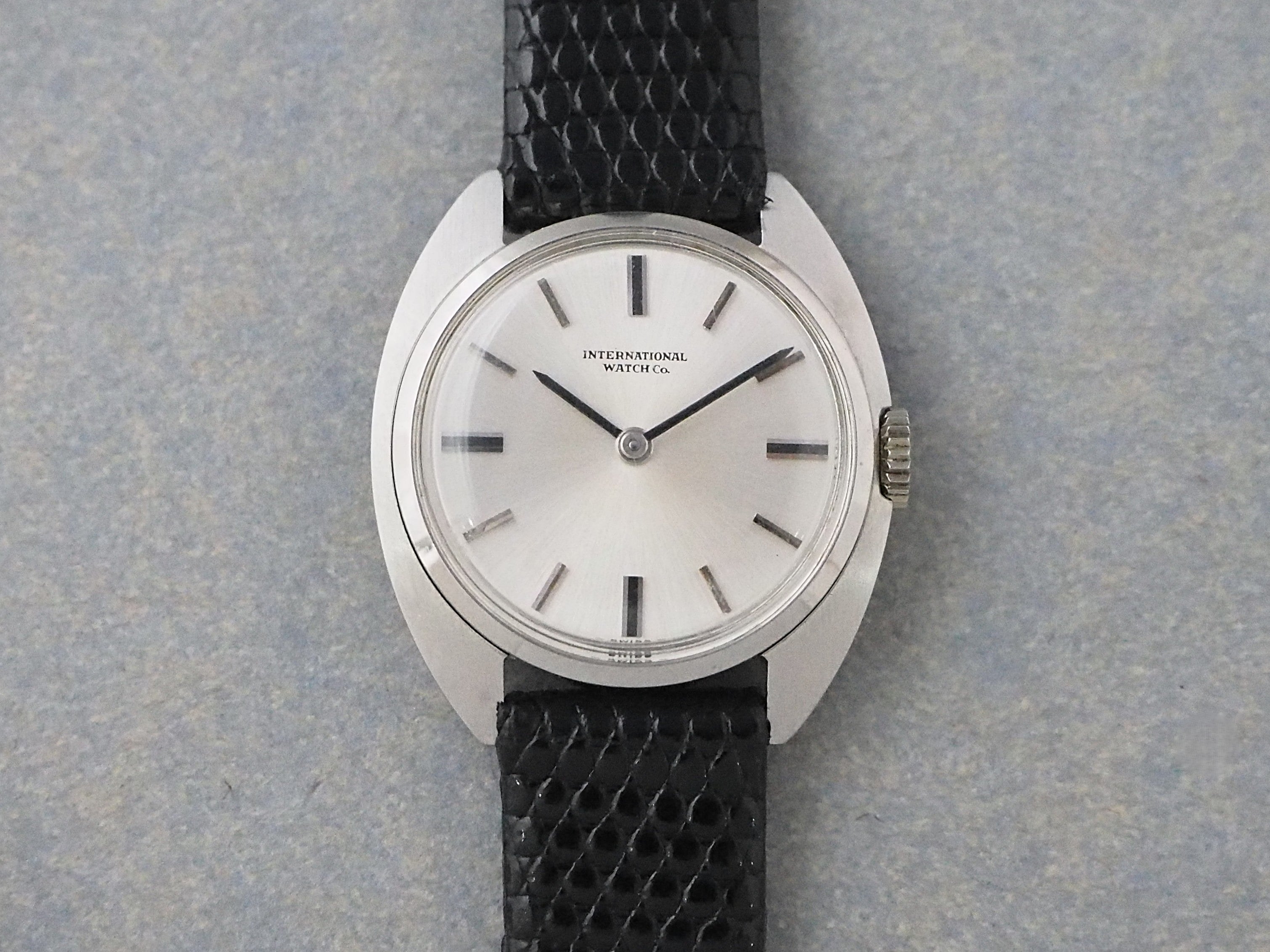 L o'clock