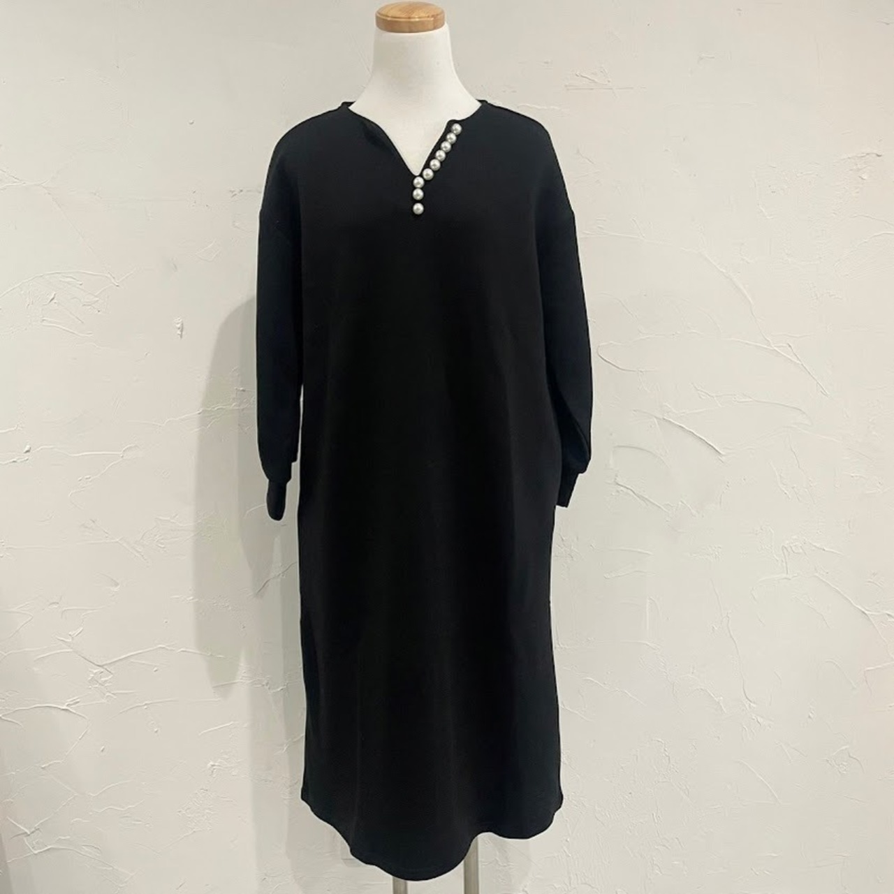 Vネックパールワンピース[30015]