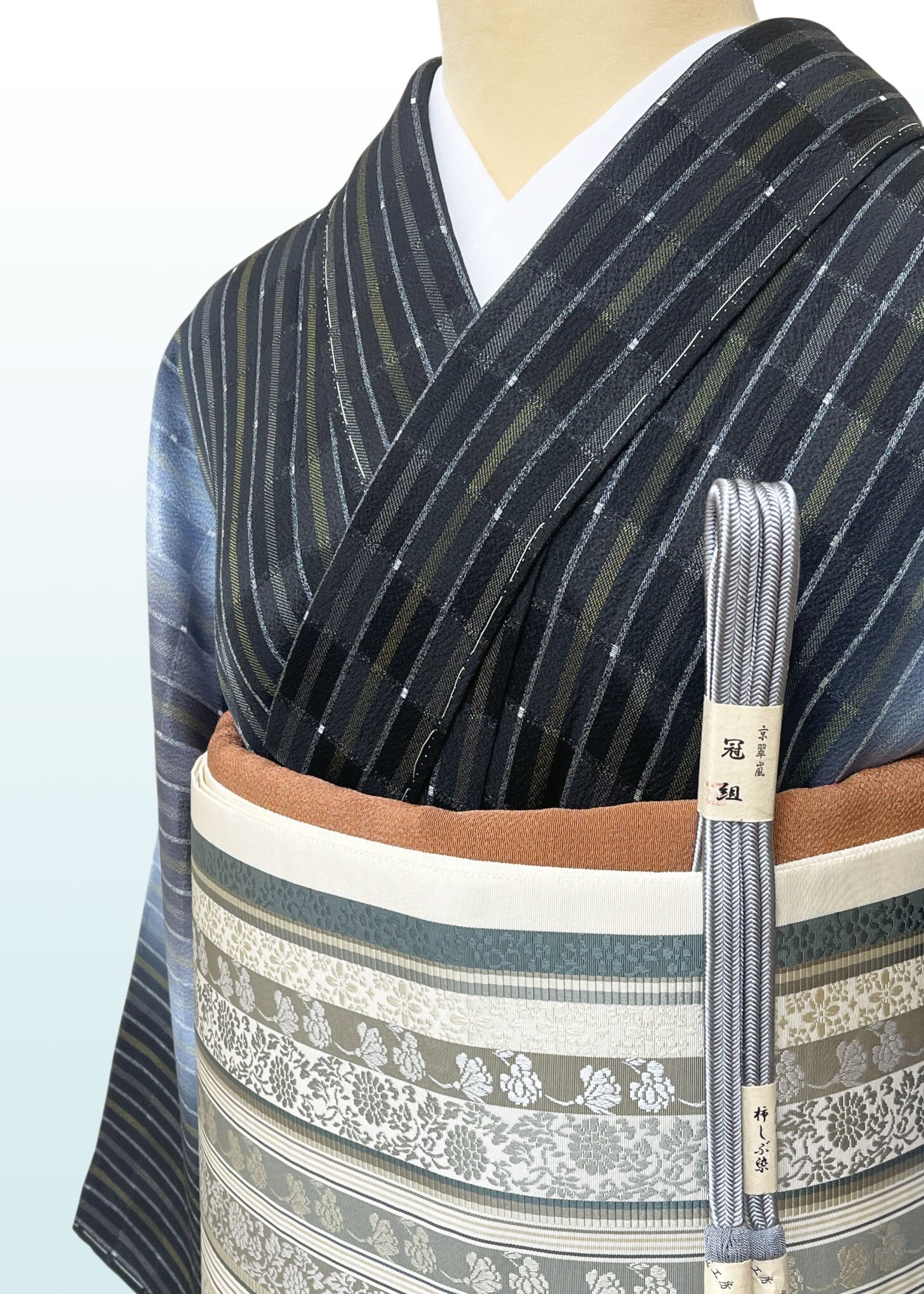 (袷)モノトーングラデーション変わり格子お召し小紋 LUKMA-041(リユース品)