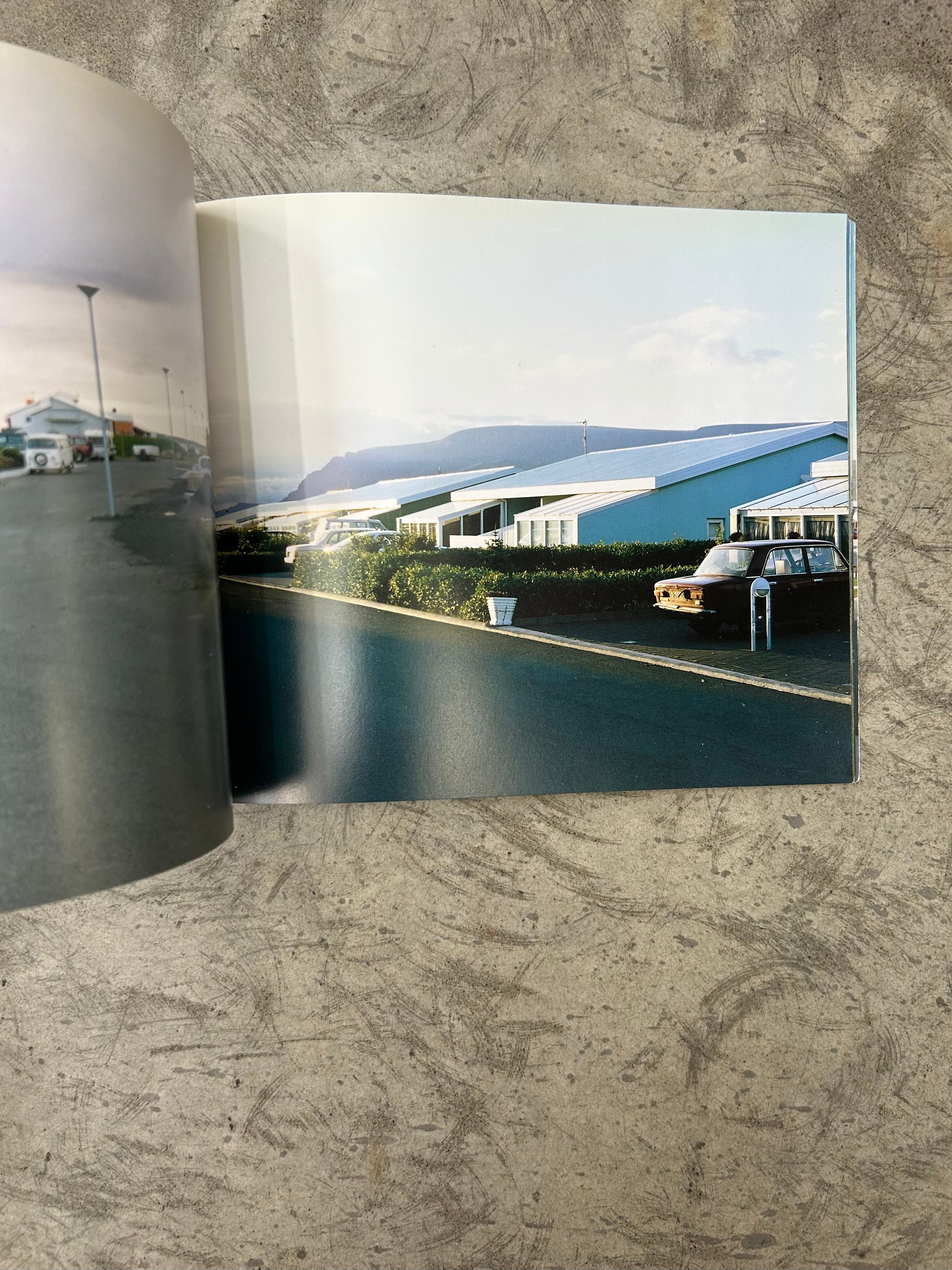 4327.Hyper Ballad: Icelandic Suburban Landscapes | 帽子堂