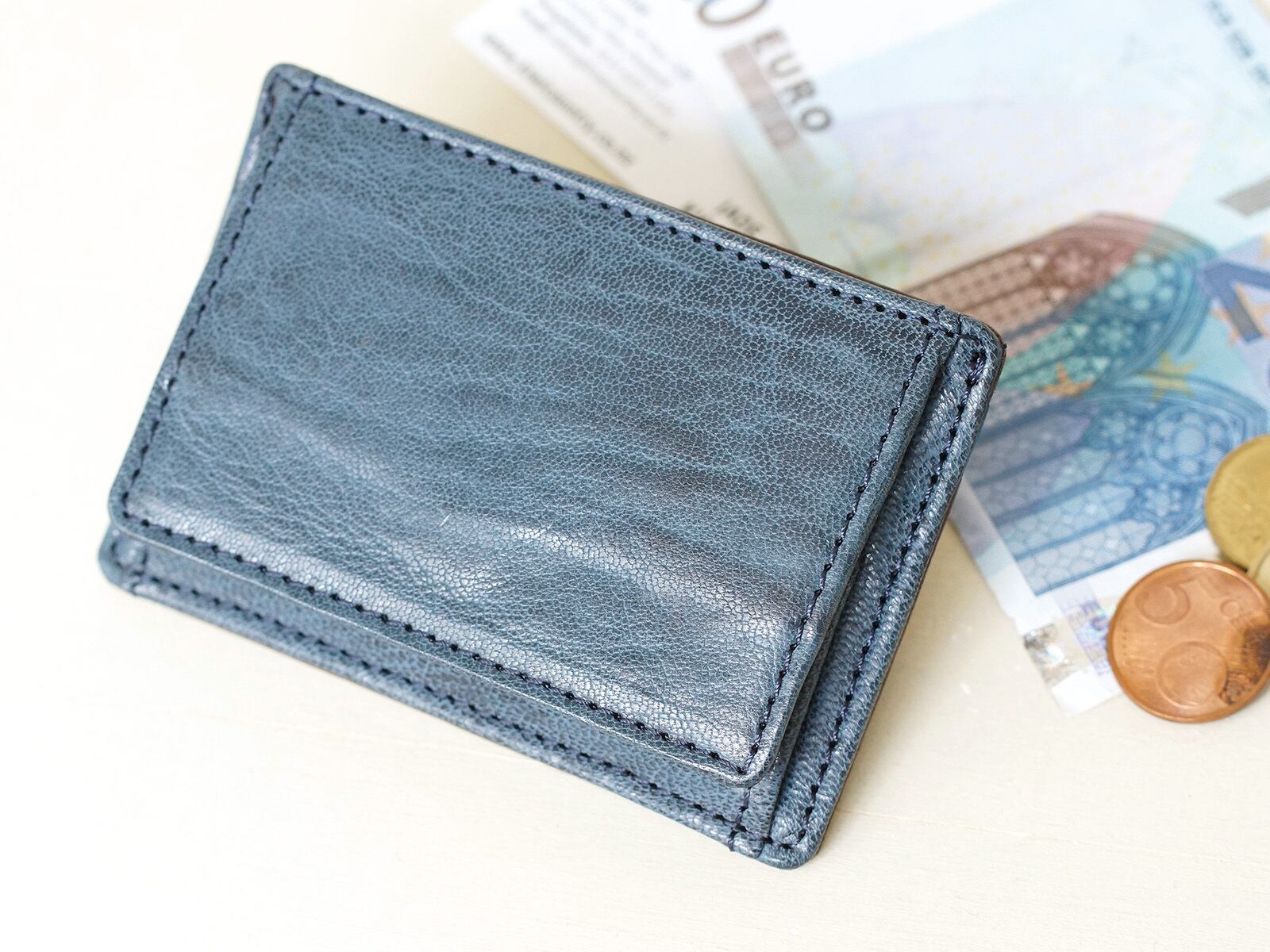 Plog★老舗ラモーダヨシダ　羊革かなり使いやすい14300円　未使用 楽天市場】Plog プログ パス窓付 ミニ財布 ラモーダヨシダ 牛革 革財布