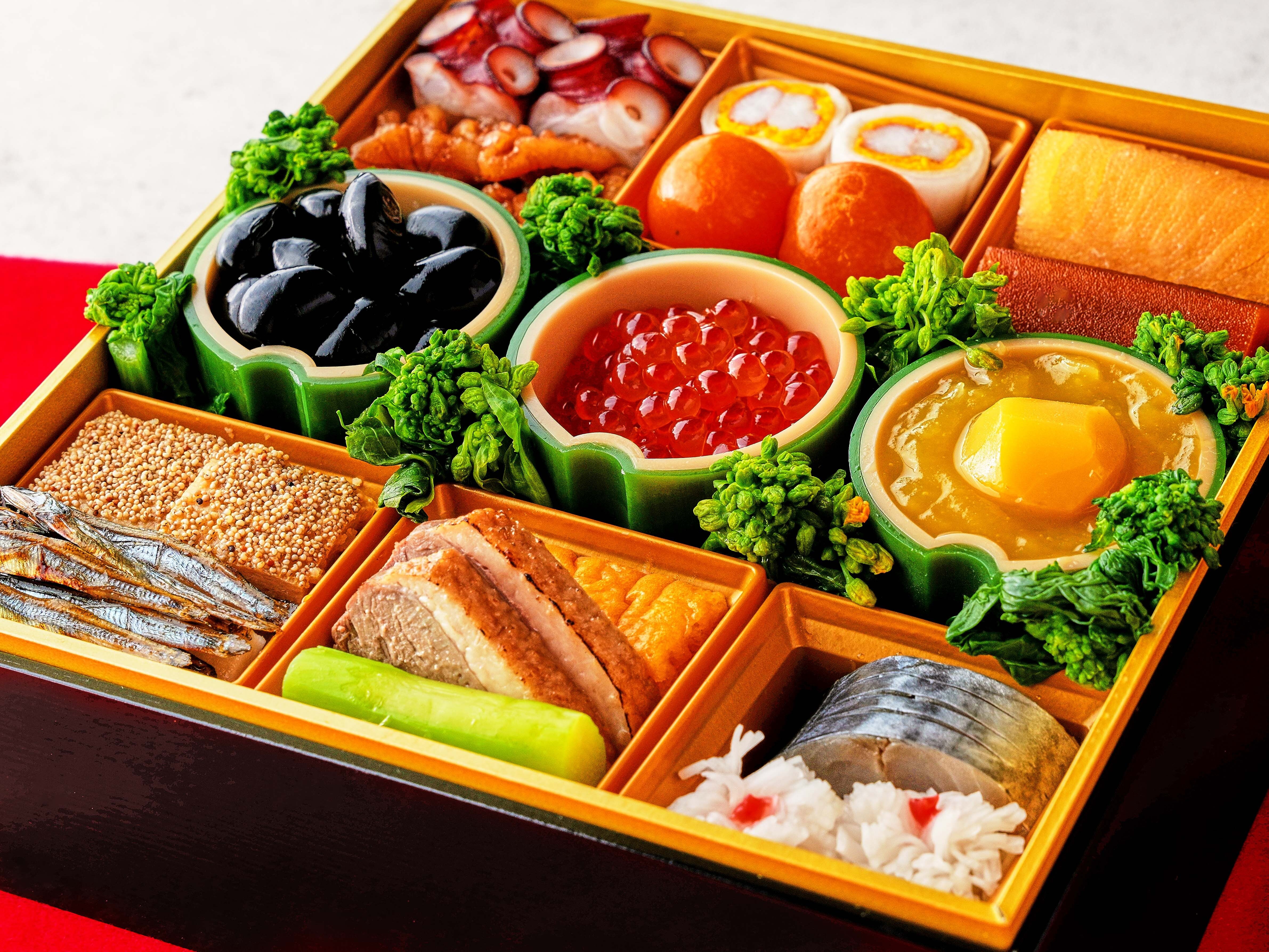 神楽坂前田 謹製 加賀おせち 二段重 | 神楽坂前田オンラインショップ