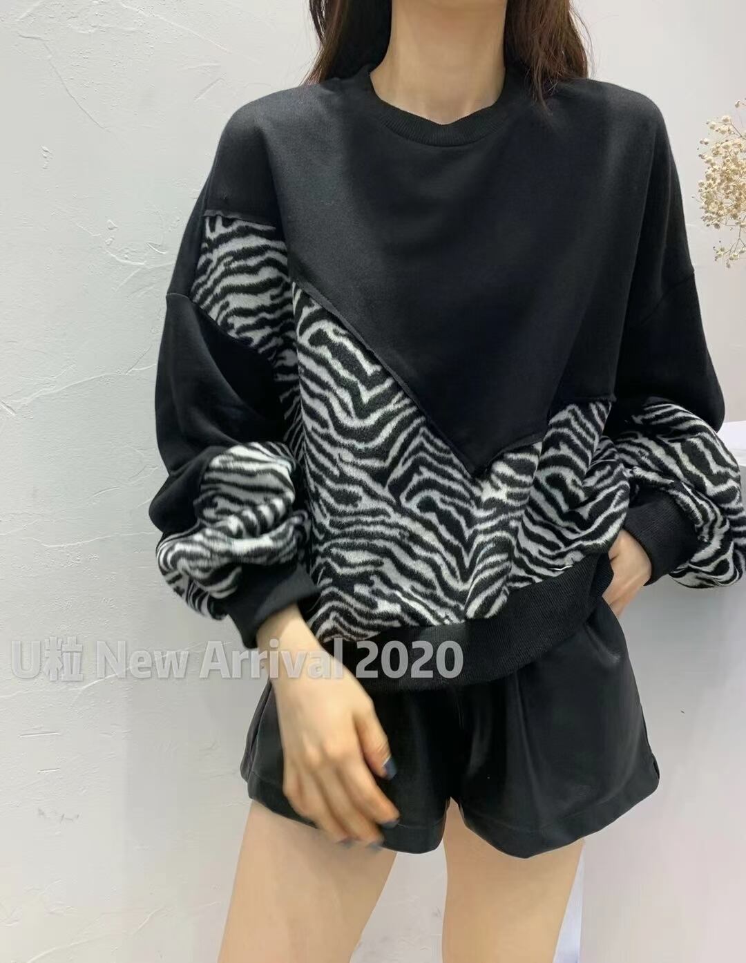 アニマル柄　切り替えスウェット　AJ22240-101