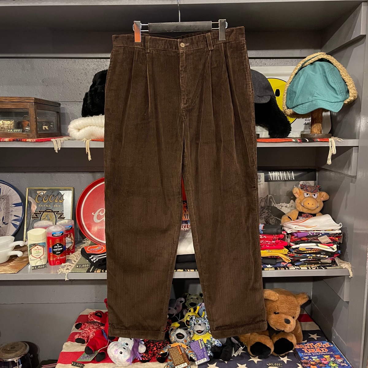 NORTHWEST TERRITORY One-Tuck Corduroy Pants, Made in USA, Men's, Size W32 unclear Khaki type sage green Vintage Second Hand main image 0