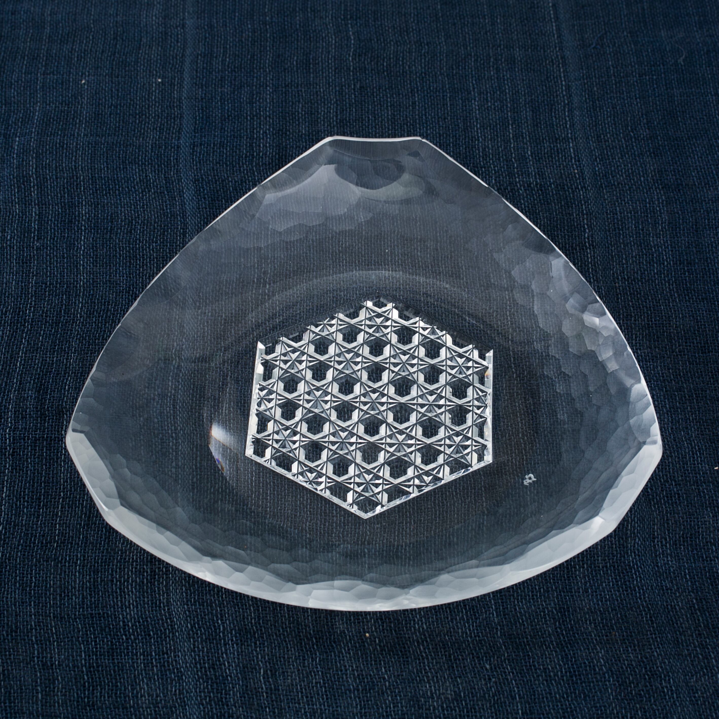 粒六角紋 ガラス平皿 白幡明 ガラス皿 ガラス工芸 ガラス作家 日本工芸