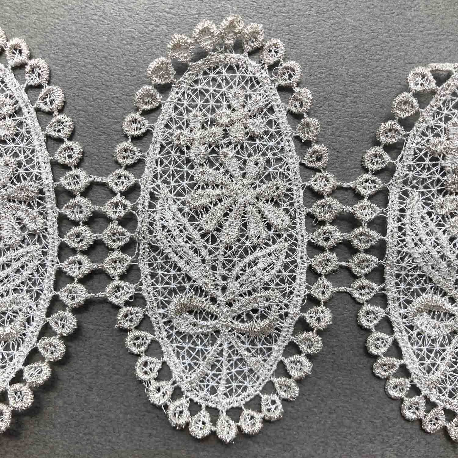 お花とリボンの縦長楕円モチーフレース（1p〜） | Dua-アクセサリー