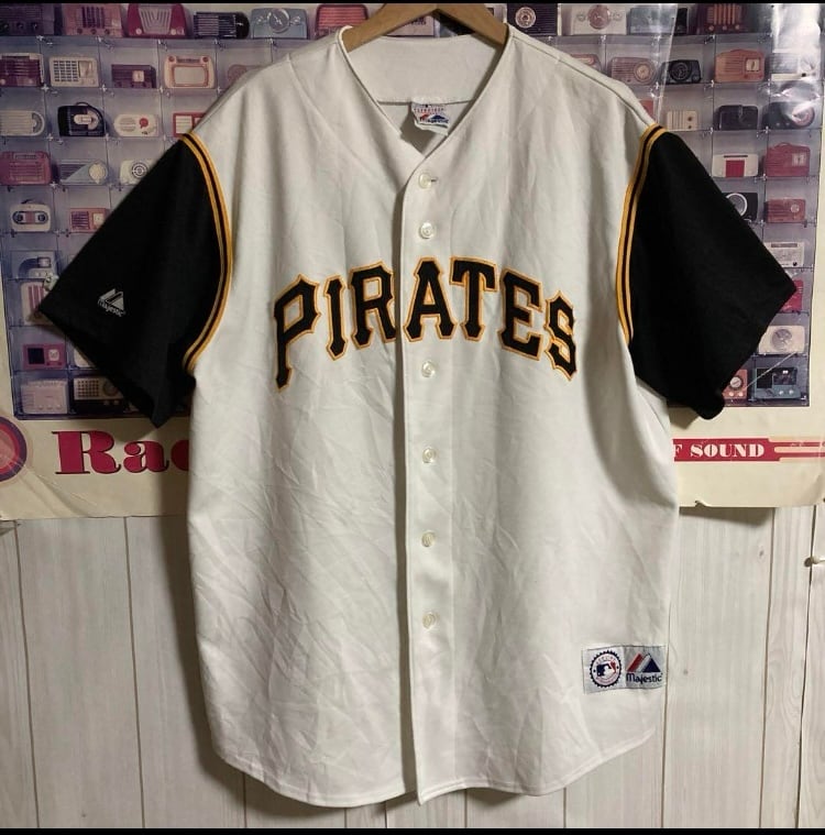 MLBピッツバーグパイレーツ USA製ベースボールシャツ ALVAREZ24 MLBピッツバーグパイレーツ USA製ベースボールシャツ ALVAREZ24 【公式