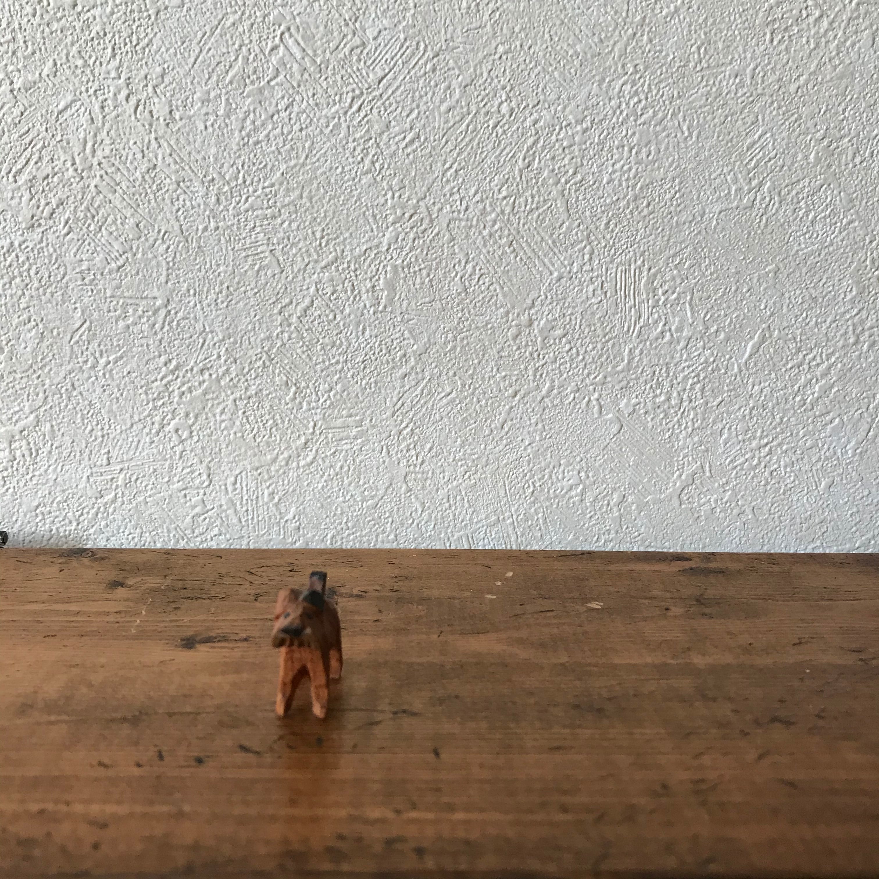木彫りの犬 小さな木彫りの犬 | tsuitachi craft&brocante