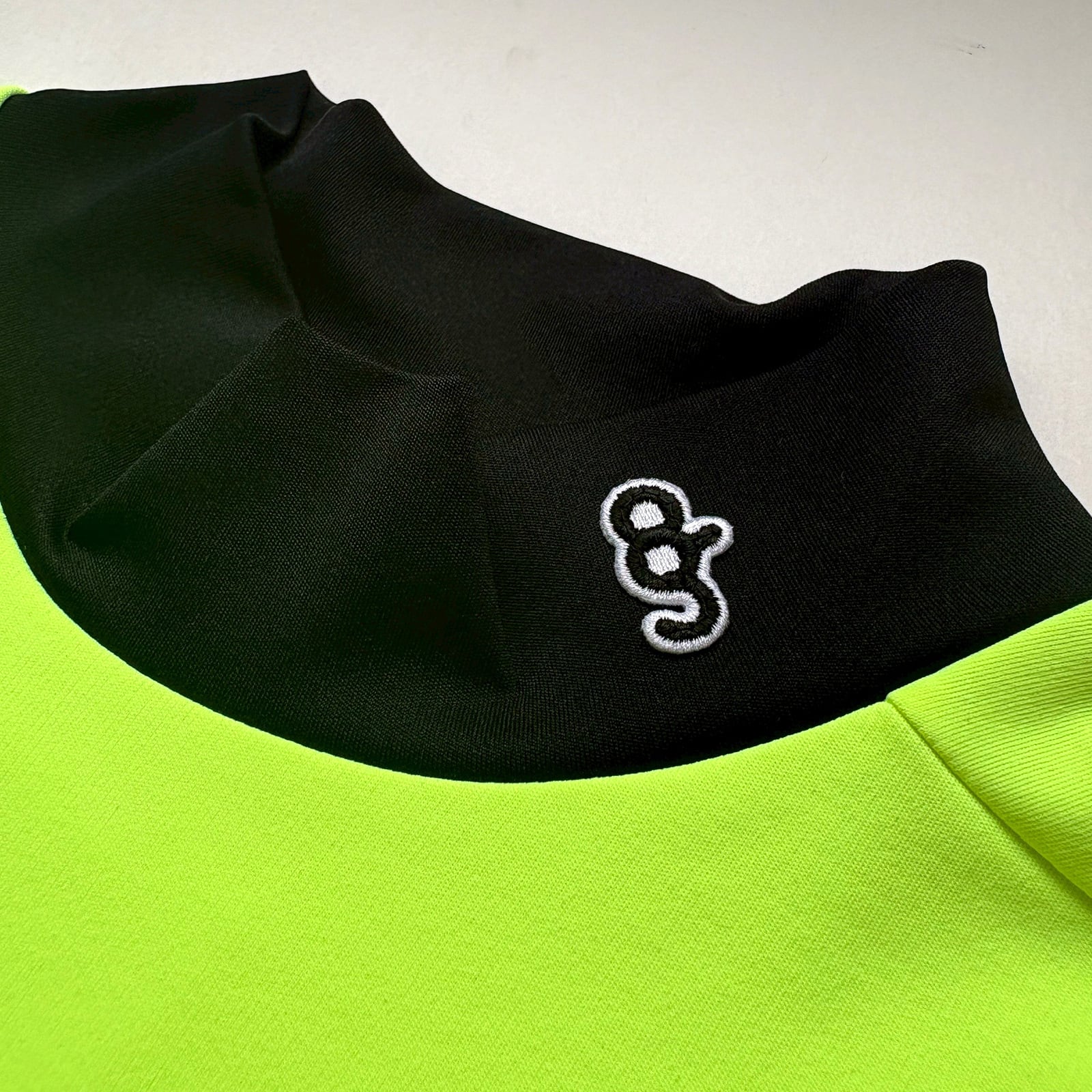 LOGO PRINT MOCK NECK SHIRT - NEON YELLOW / BLACK - | 8G SHOOT WEBSTORE