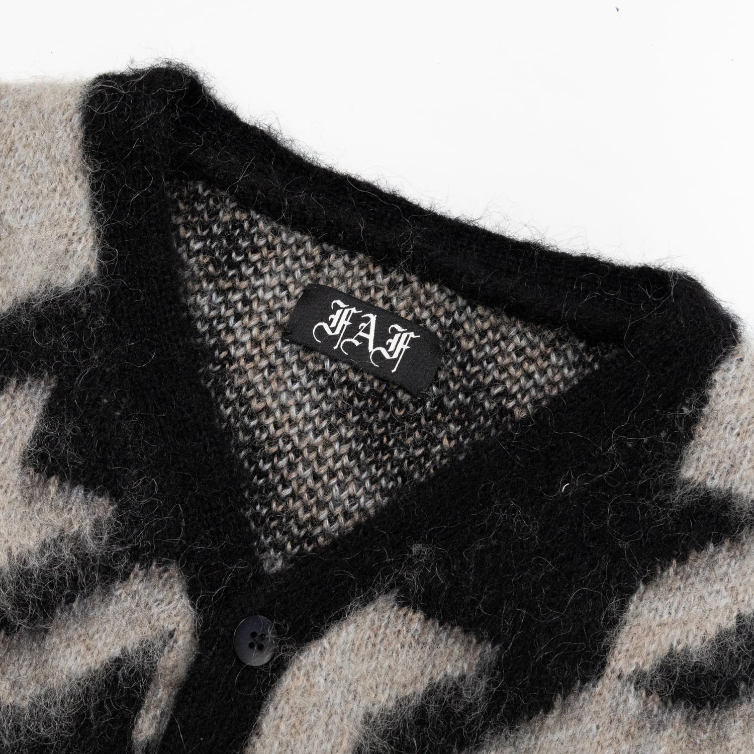 UNEEK BASEMNT - Discover independent style.