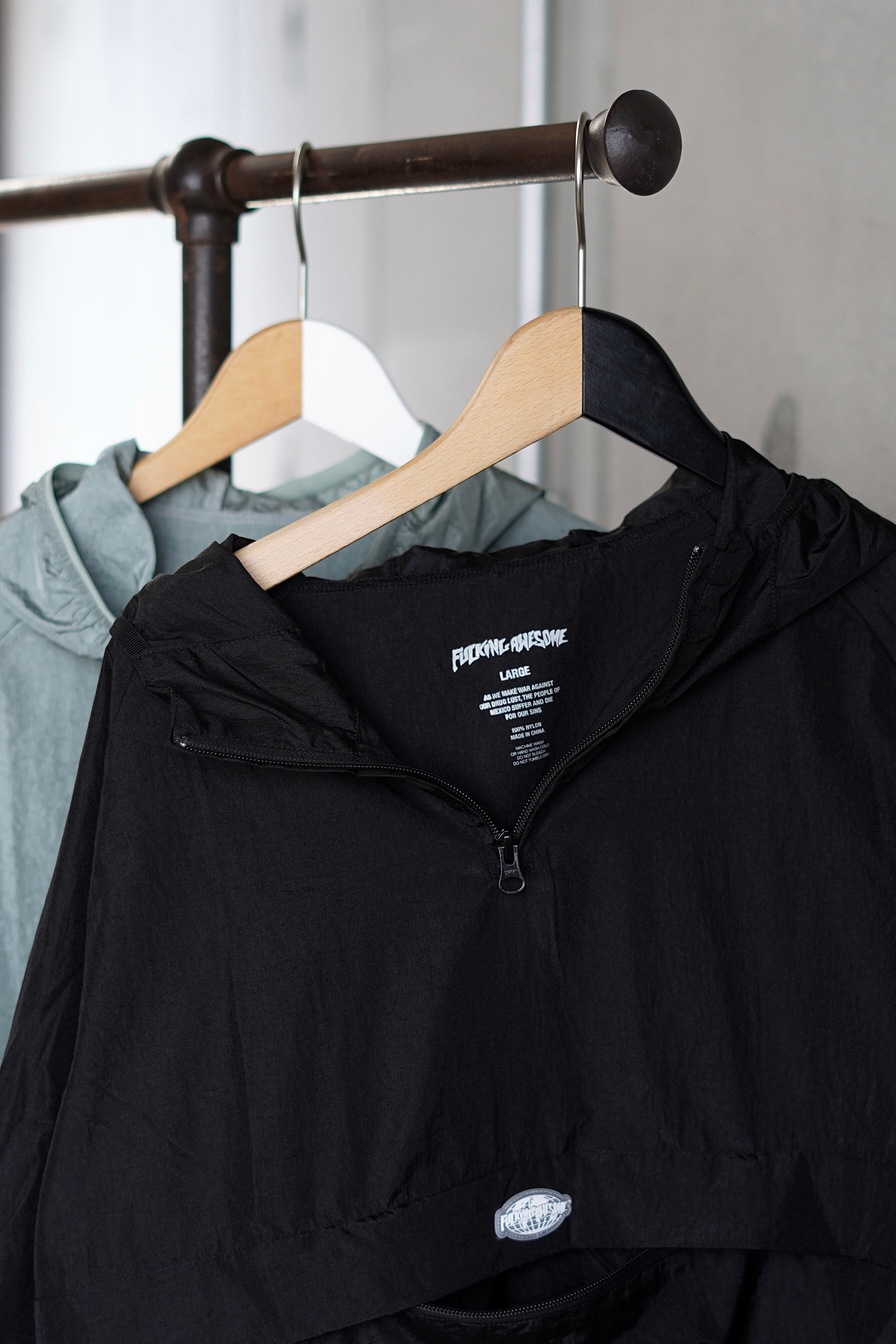 FUCKINGAWESOME / Crinkle Nylon Anorak (Black , Gray) | JUQUI FUCKINGAWESOME / Crinkle Nylon Anorak (Black , Gray) | JUQUI