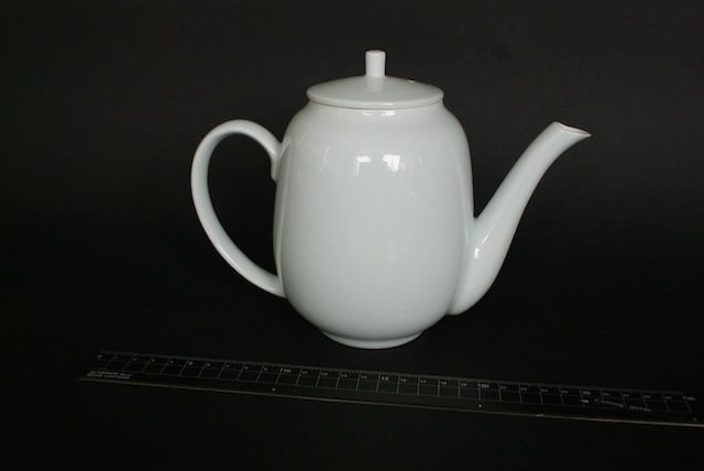 井上萬二作 香炉 白磁笹彫文(Incense burner/White porcelain by Inoue