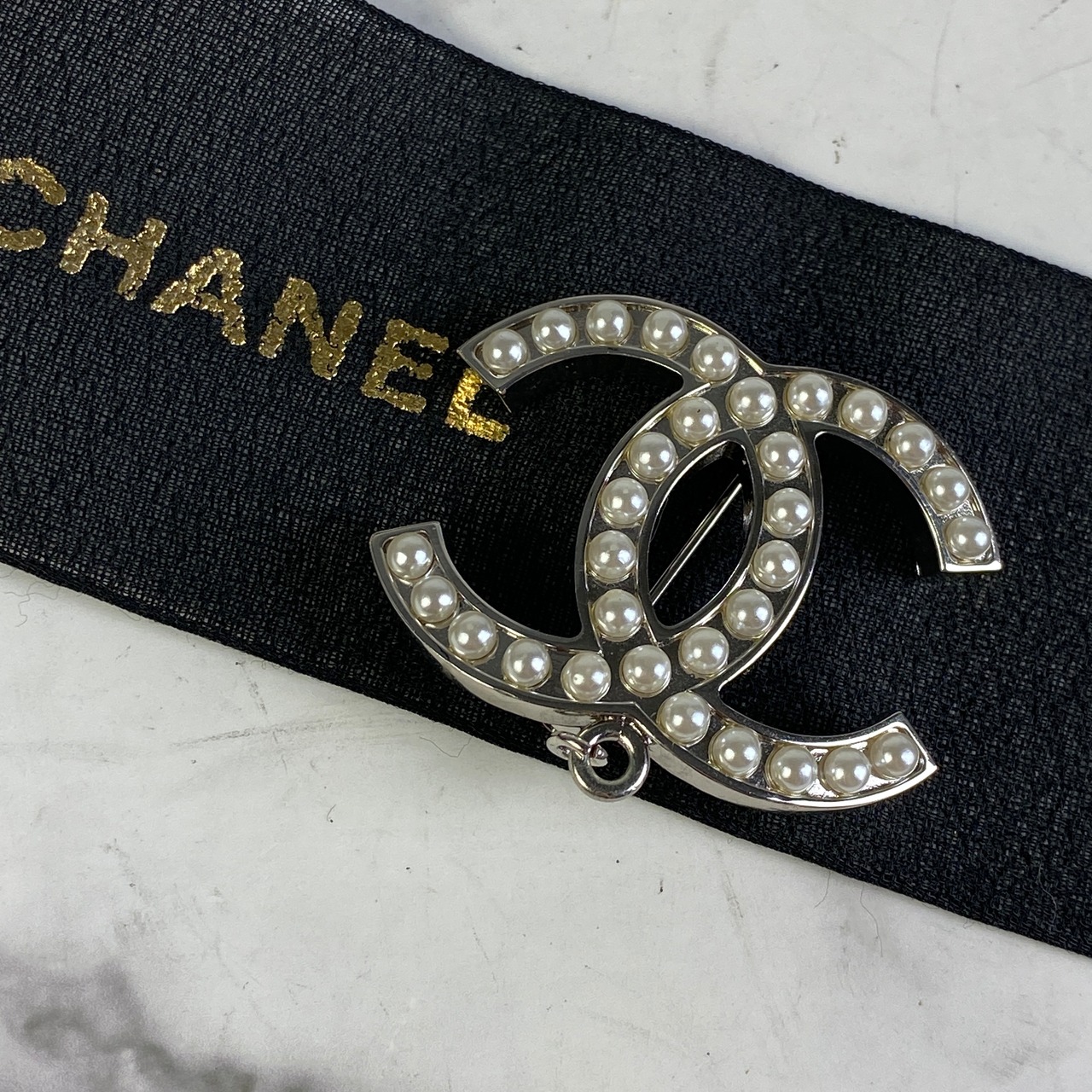 【最終処分SALE】CHANEL シャネル ココマーク 刻印パール  ブローチ シルバー A-5332