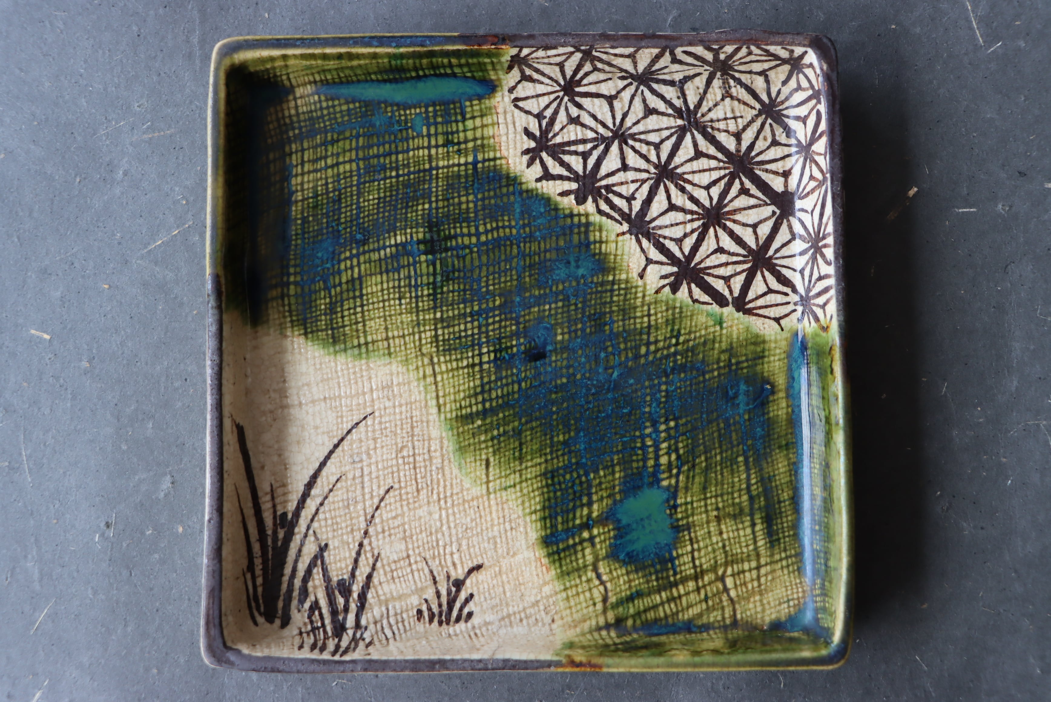 織部焼 在銘 麻の葉草文 角皿/Oribe-ware square plate | (有)新原美術