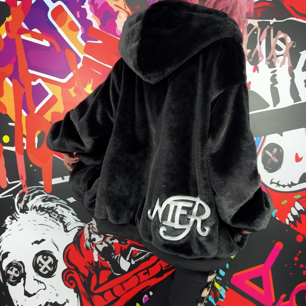 ふわふわBLACK ZIP OUTER【刺繍デザイン】 | NIER CLOTHING