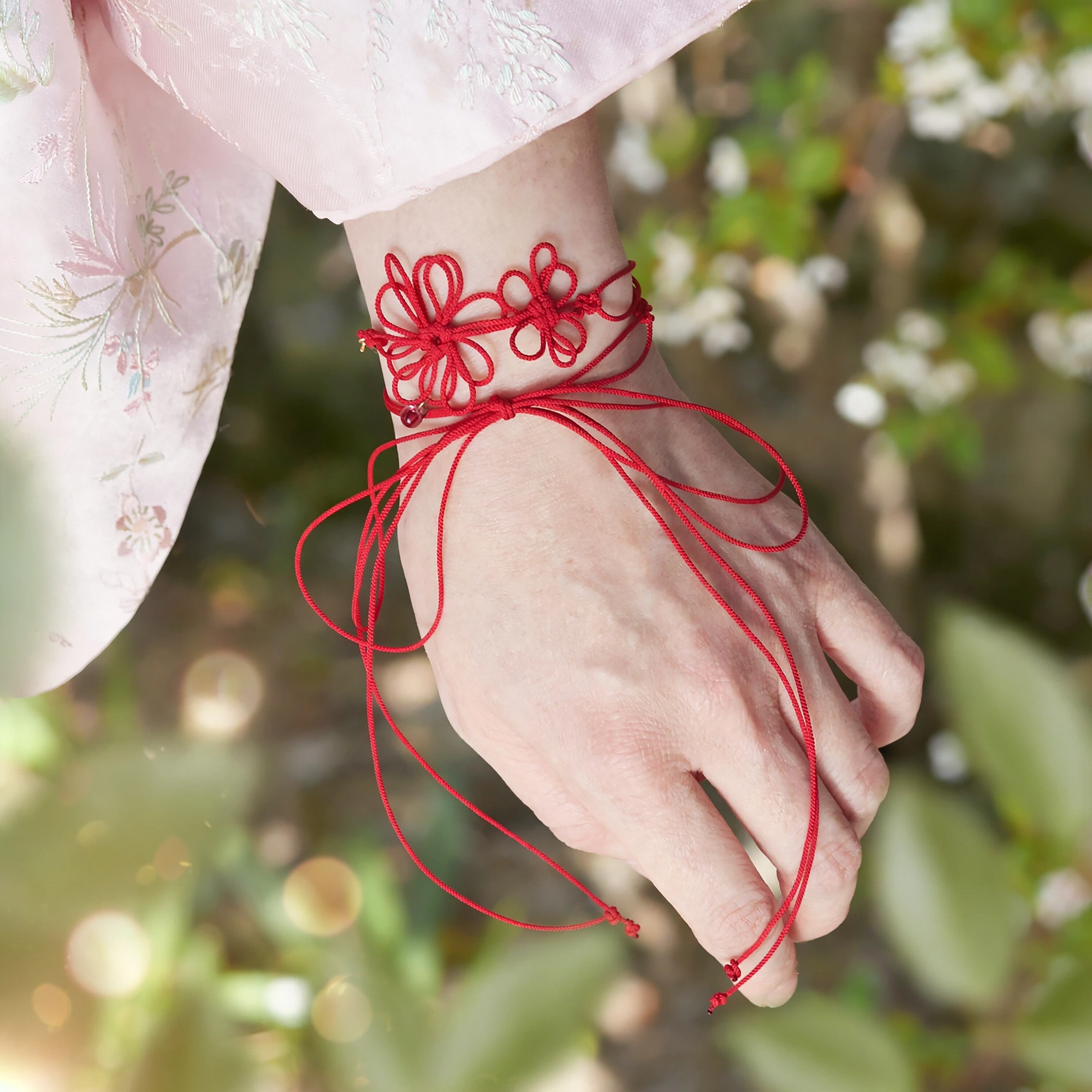 飾り結びブレスレット「オモザシアデヤカ」【軽量】浴衣・着物・フォーマル華やぐ二重巻。