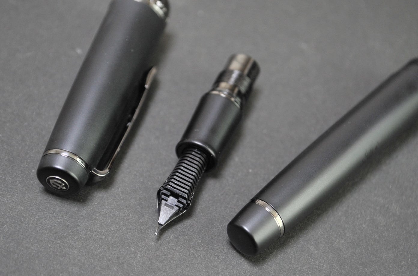 試筆のみ sailor セーラー万年筆 プロギア インペリアルブラック 細字 セーラー(SAILOR) 万年筆プロフェッショナルギア インペリアル