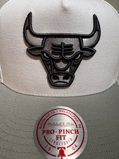 Mitchell＆Ness/ミッチェルアンドネス NBA シカゴ・ブルズ キャップ ホワイト