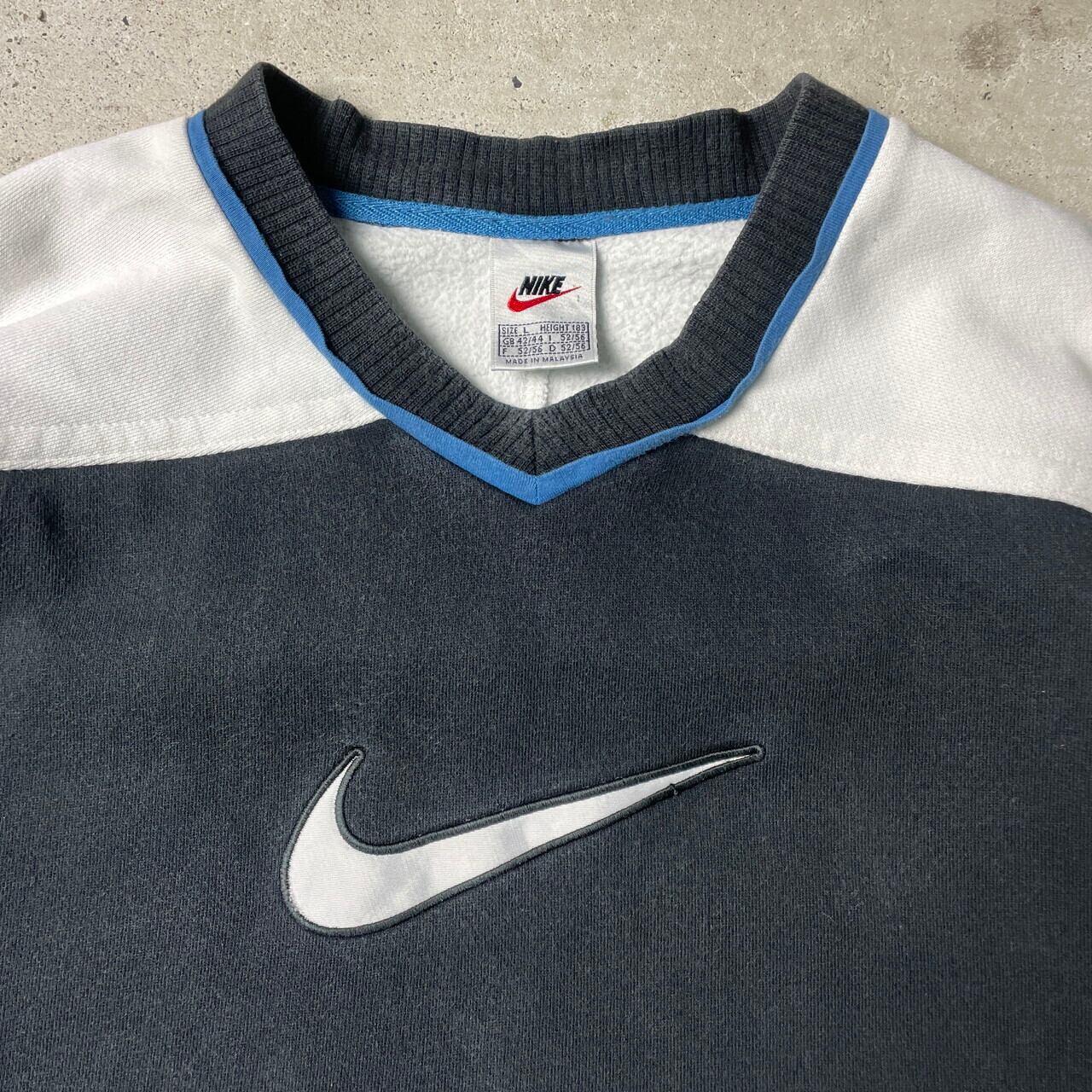 00年代 NIKE ナイキ 変形パターン スウォッシュロゴ Vネック