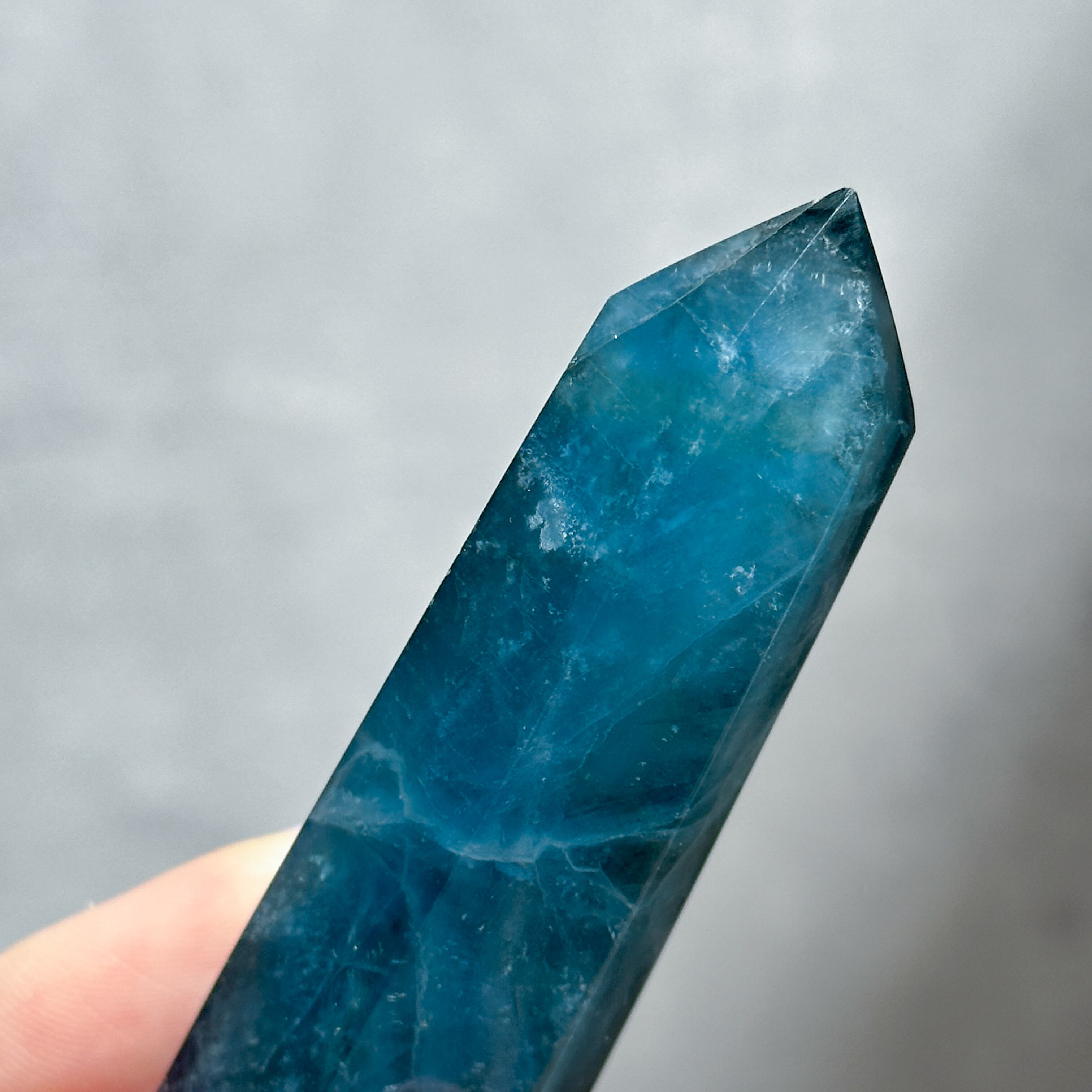 天然石 ブルーグリーンフローライトタワー② ブルー、グリーンフローライト タワー型84◇ Rainbow Fluorite