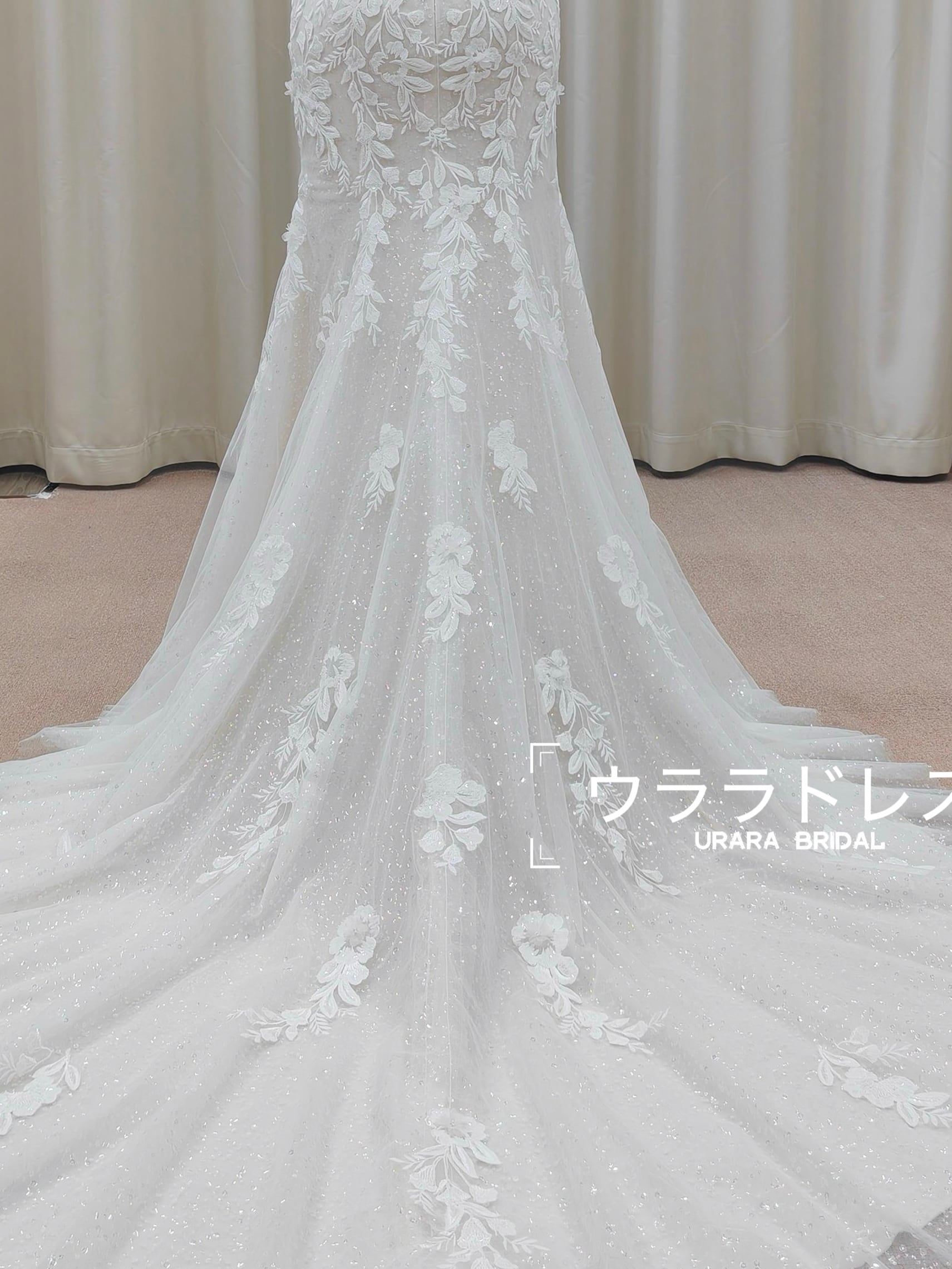 Vネック マーメイドドレス 花モチーフ レース ウェディングドレス