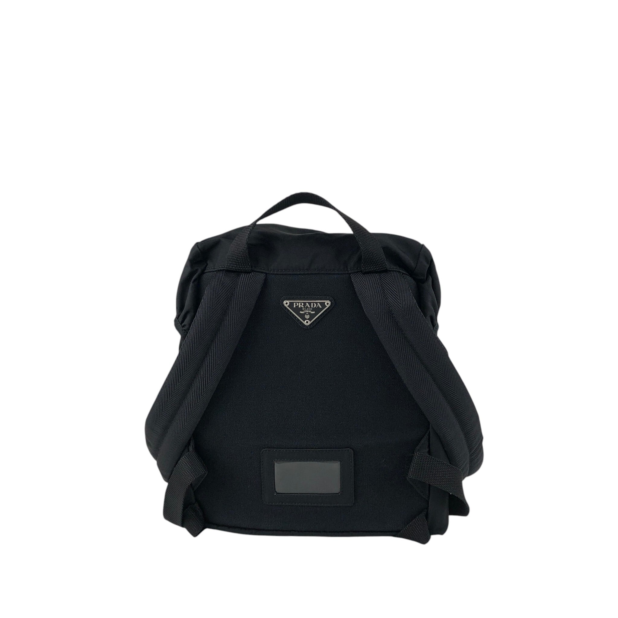 プラダ　リュック　ブラック　ヴィンテージ PRADA プラダ バックパック ブラック フロントバックル ナイロン