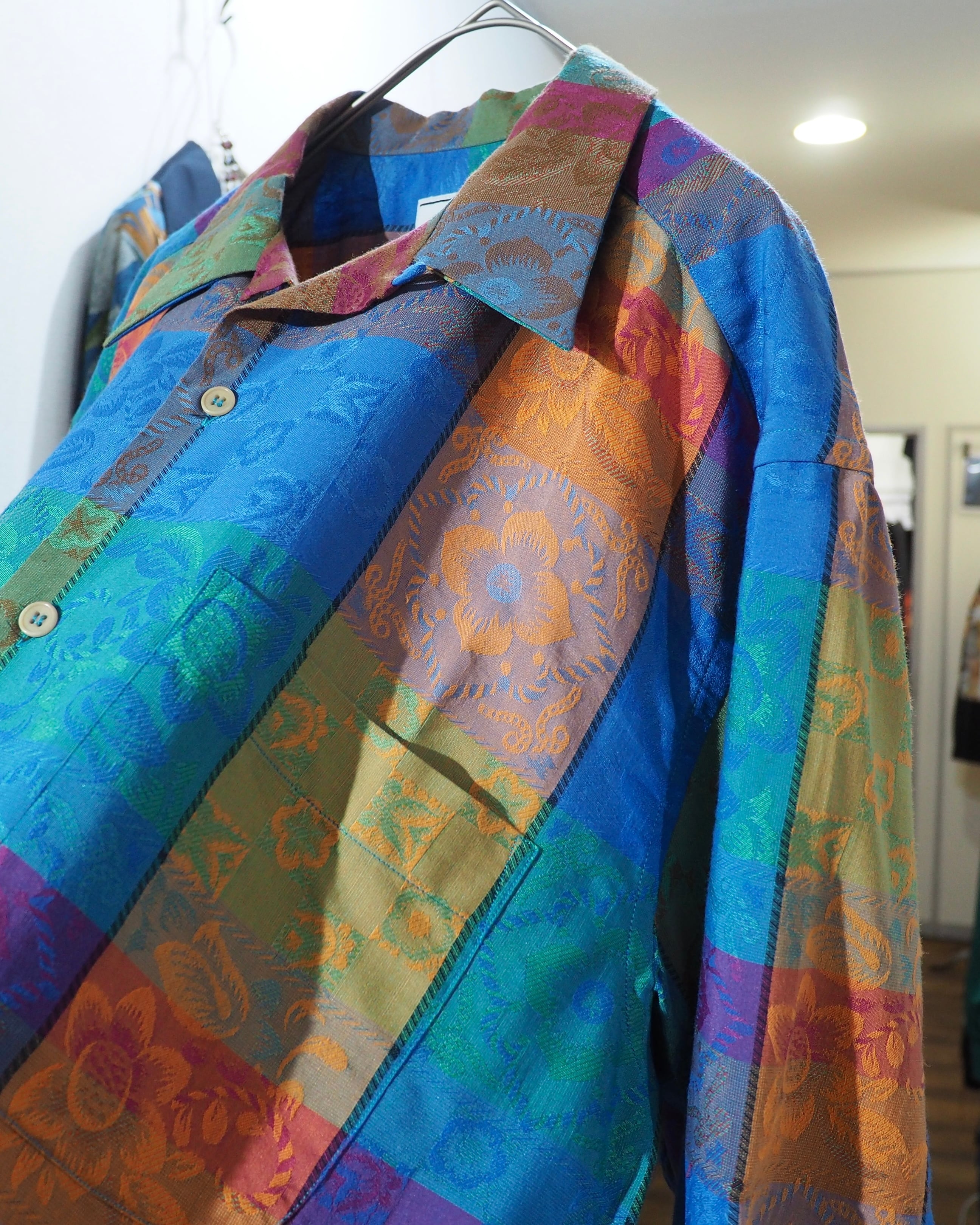 " Made in Italy " Multi color Block × Beautiful Flower Embroidery vintage Open collar Shirt