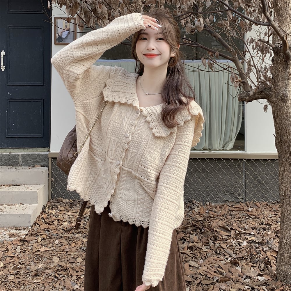 トップス レディース ニット セーター カーディガン 長袖 襟付き かわいい 大人可愛い きれいめ 上品 おしゃれ お洒落 レトロ 大人女子 こなれ感 ラブリー キュート ガーリー エレガント 主役級 存在感 フェミニン 秋 冬 10代 20代 30代 40代 学生 通学 デート お出かけ 女子会 休日 着回し 普段使い 重ね着 韓国 韓国系 送料無料 ファッション コーデ スタイル モテ 体型カバー トレンド 流行 S M L ベージュ