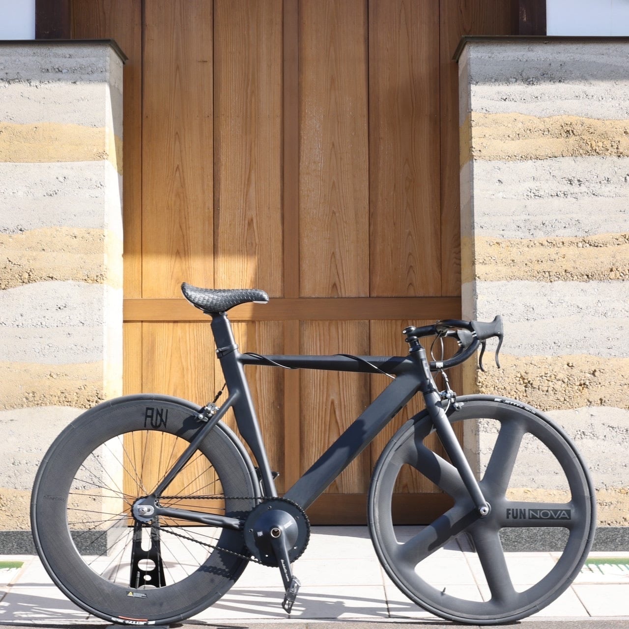 FUN AIR NOVA, Black ダイレクトクランク付き アルミ カーボン  
