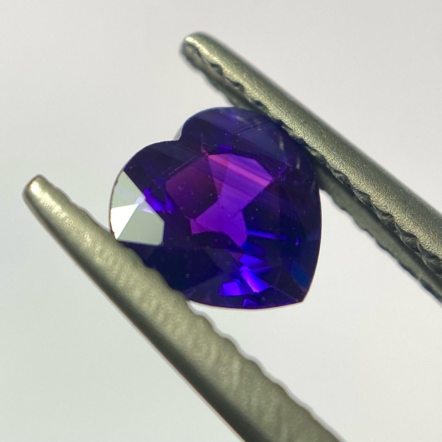 色々なパープルの世界　サファイア♡