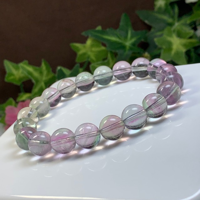 9.うる艶フローライト・ブレスレット