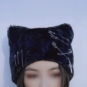 【予約】Safety Pin & Cross Accessories Cat Fake Fur Hat