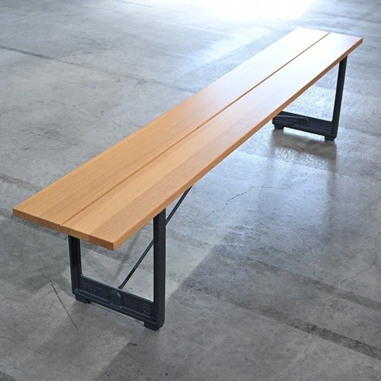 MAGIS 48万「BRUT BENCH」a ベンチ オーク材 Konstantin Grcic ブリュット マジス イタリア デザイナーズ家具 ダイニング インダストリアル【中古家具/中古インテリア/USED家具ユーズド家具/リサイクル】
