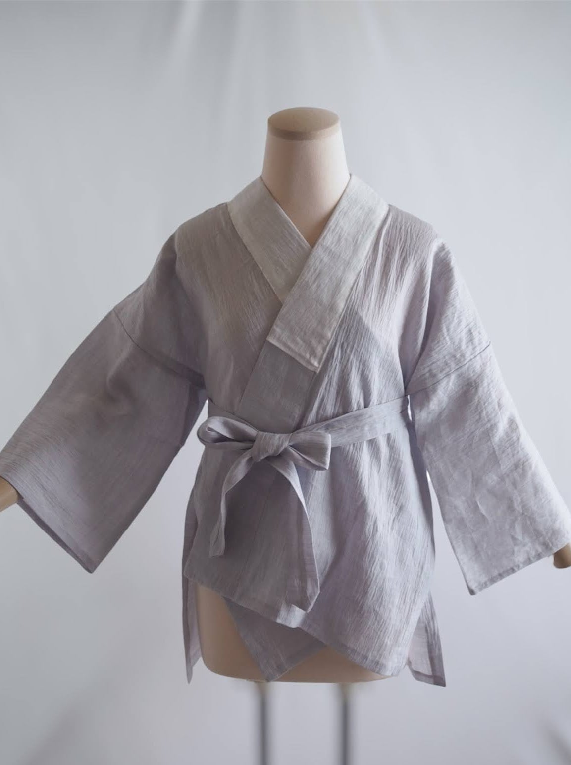 【特価品】麻長襦袢反物(湯通し済）笹模様　1420-00086 半襦袢・近江ちぢみ 麻 / 白菫 M,Lサイズ | 弥生屋