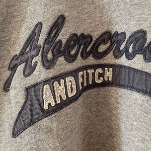 【Abercrombie & Fitch】ゆるだぼ スウェット パーカー プルオーバー オーバーサイズ 刺繍ロゴ XL アメリカ古着