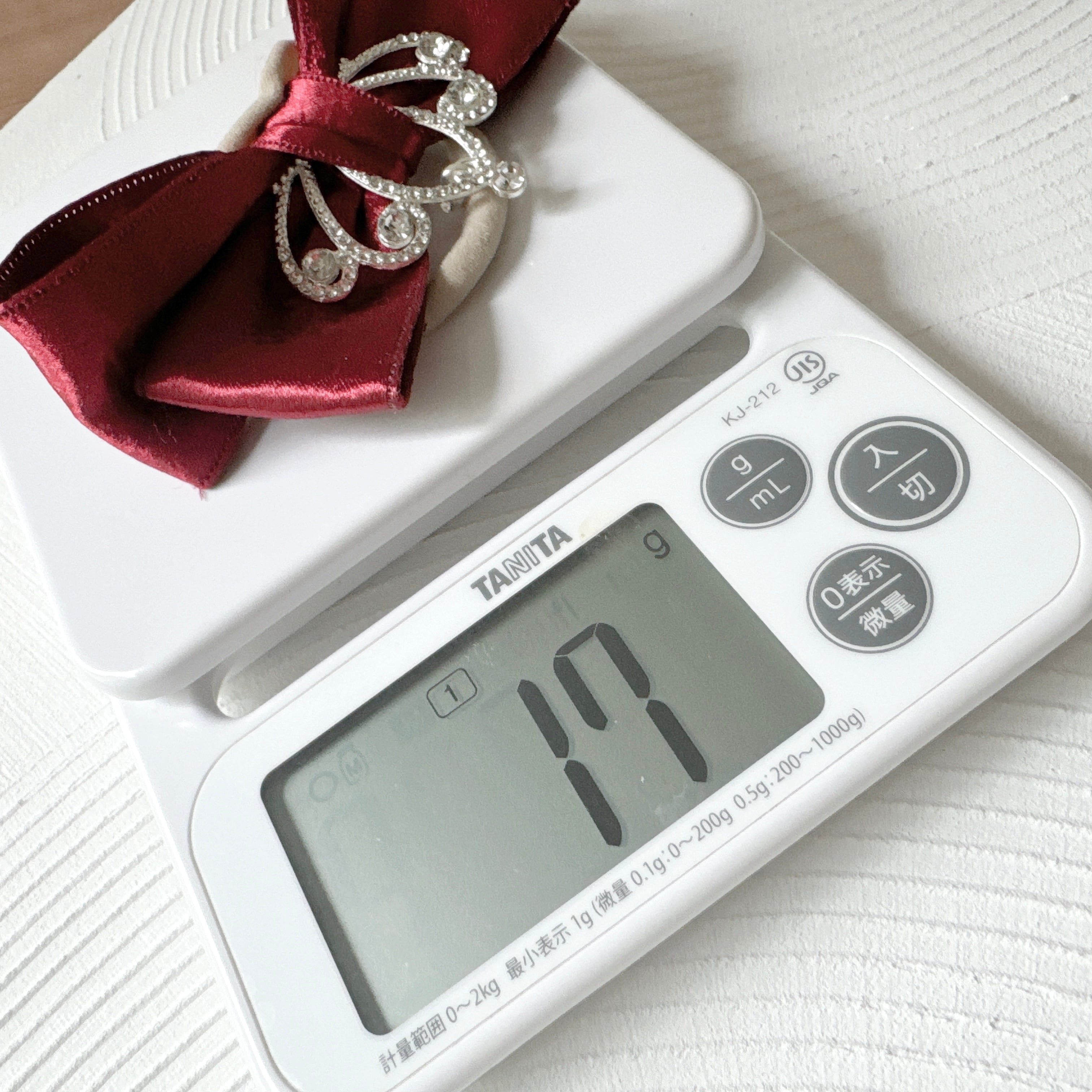 クラウン付きのキラキラおリボンヘアバンド