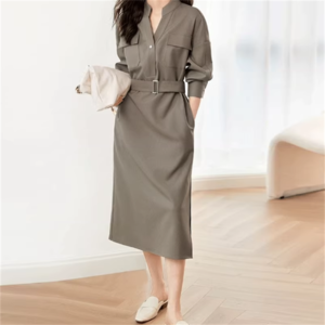 【送料無料】 ワンピース ロングワンピ 2色 ロング ミモレ 半袖 Vネック Aライン フレア Iライン ベルト ボタン 薄手生地 エレガント 可愛い 大人可愛い きれいめ シンプル カジュアル シック コンサバ 華やか 大人 おしゃれ お洒落 こなれ感 無地 夏 レディース 女性用 ママ 20代 30代 40代 デート お出かけ 女子会 お呼ばれ 休日 お茶会 授業参観 着回し 普段使い ファッション コーデ スタイル 楽ちん 体型カバー 定番 プチプラ 着痩せ ブラック ブラウン 大人カラー