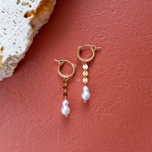 上白石萌音さん着用14kgf*Baroque Pearls plate chain hoop earrings / pierced earrings
