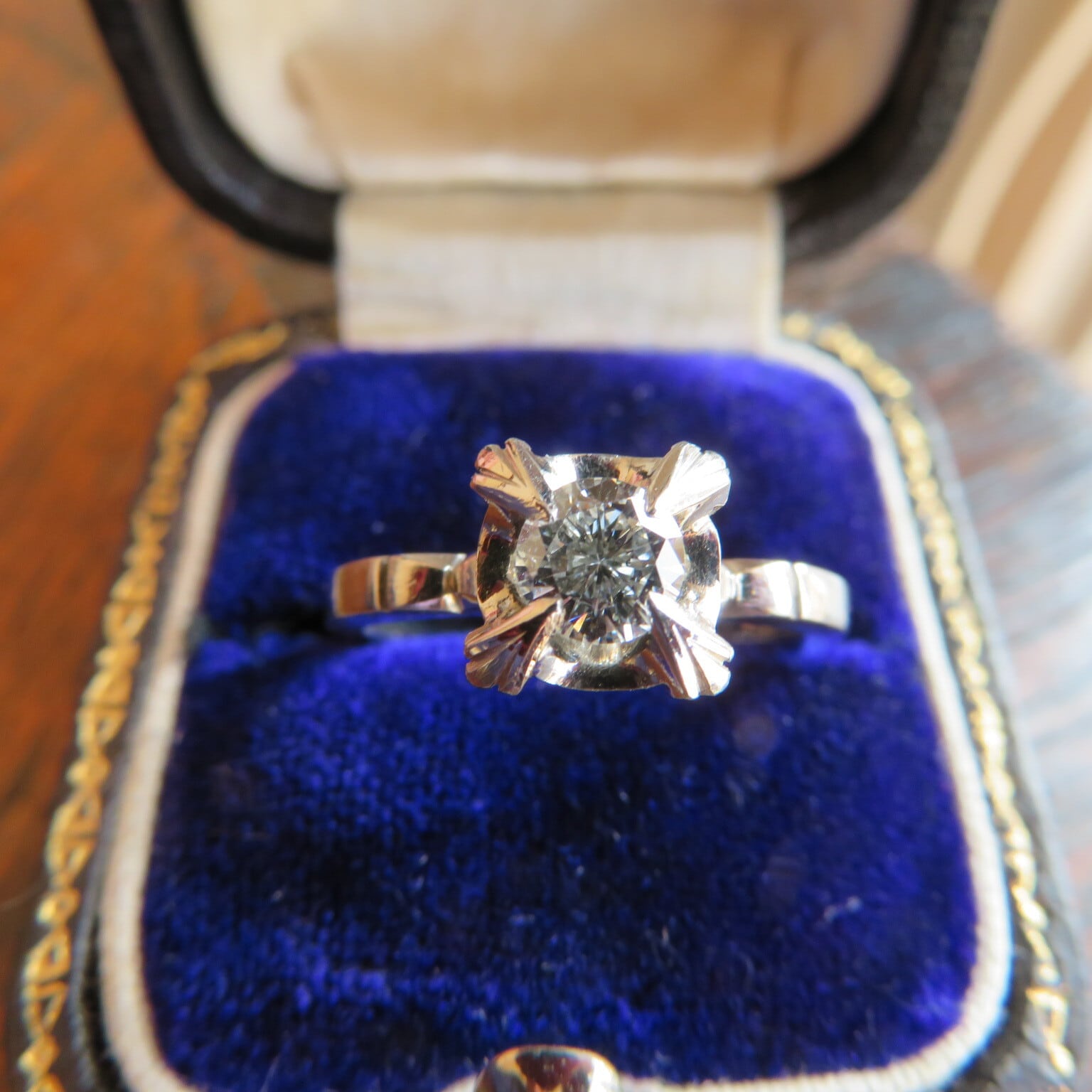 ヴィンテージ Ptにダイヤモンド三分石鬼爪リング