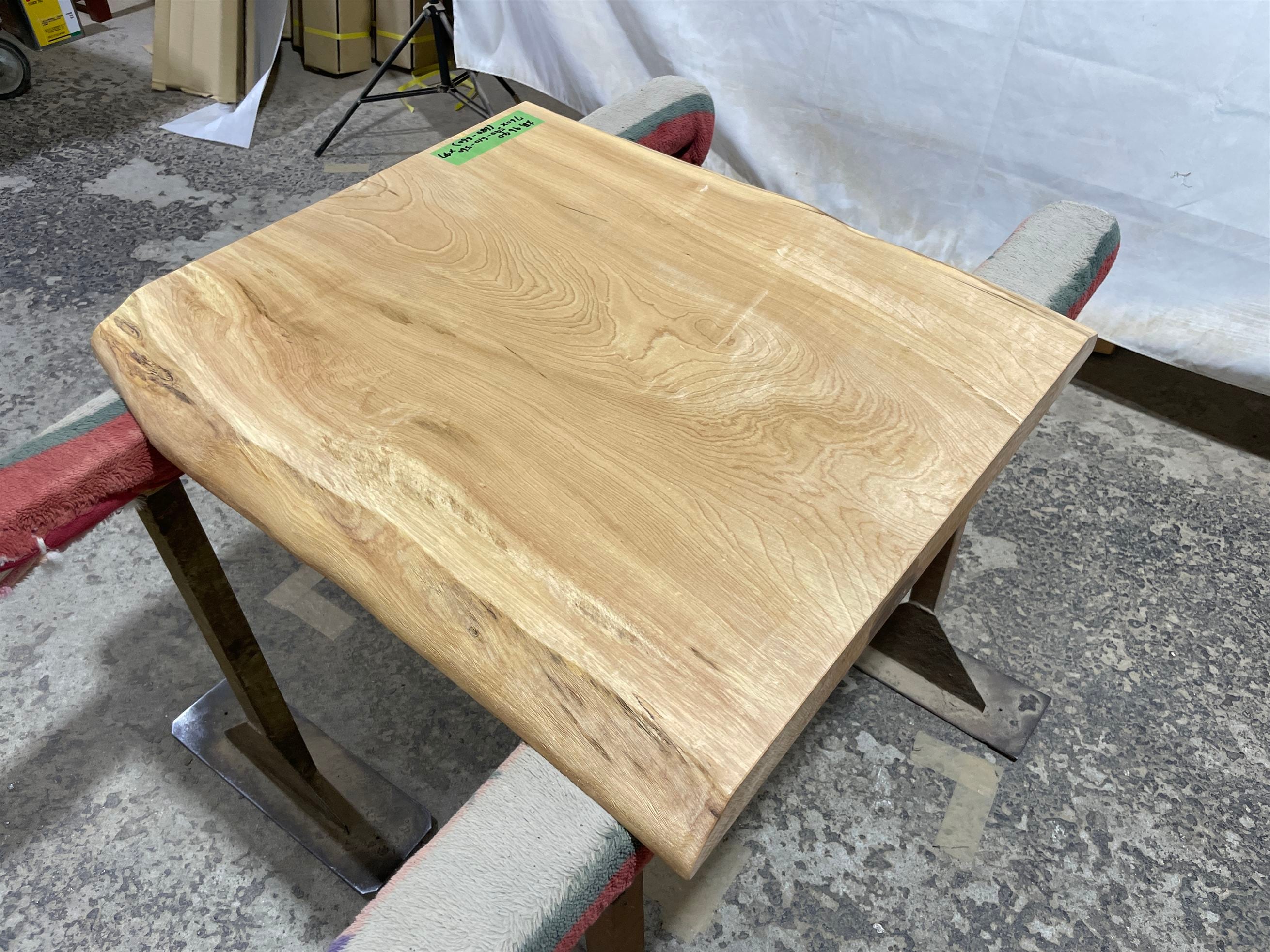 一枚板　天板　無垢材 トチ9640 トチの木 一枚板無垢 乾燥材 760x590-610-560x47mm テーブル