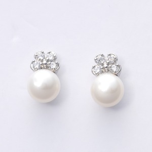 E-131 キュービックジルコニア pearl ピアス／イヤリング