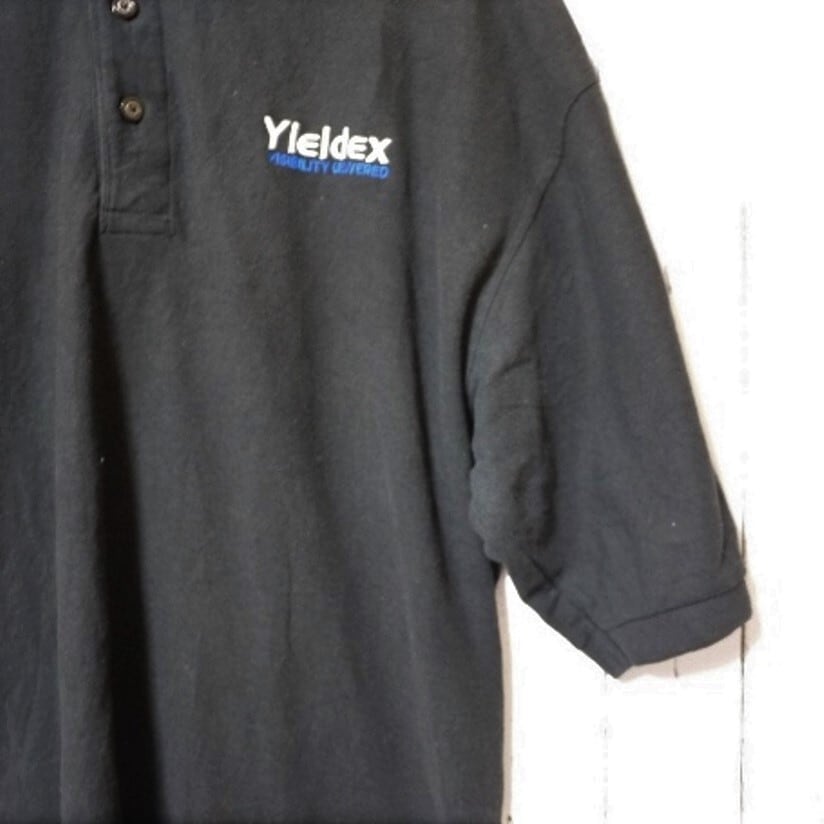 【US古着（広告関連企業モノ）】ポート・オーソリティ（port authority)　Yieldex　ロゴ刺繍入り　3B　 半袖ポロシャツ｜ブラック系｜USサイズ：XL（肩幅：55.5cm）｜USED｜12342563｜1-3