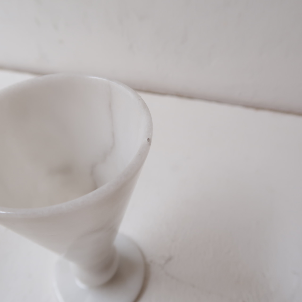 アイスクリームコーンのような花瓶