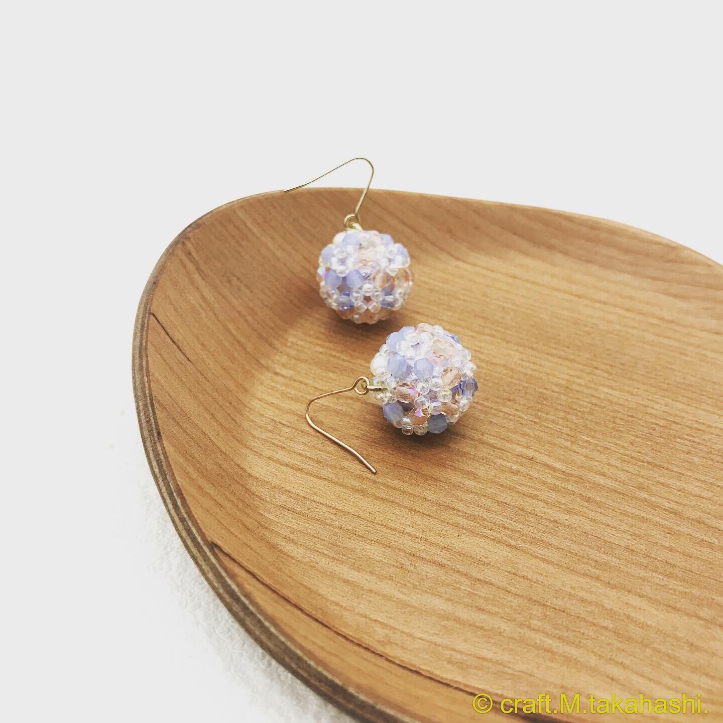 0039:三色カラーのスワロフスキー 一粒ピアス