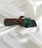 太ヒールクラシックストラップサンダル