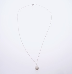 白珊瑚総彫りネックレス　N1043　Exquisitely Carved White Coral Pendant Necklace