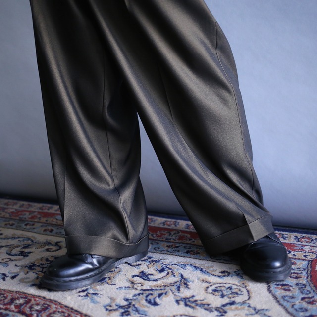 3-tuck straight silhouette gloss fabric khaki super wide slacks