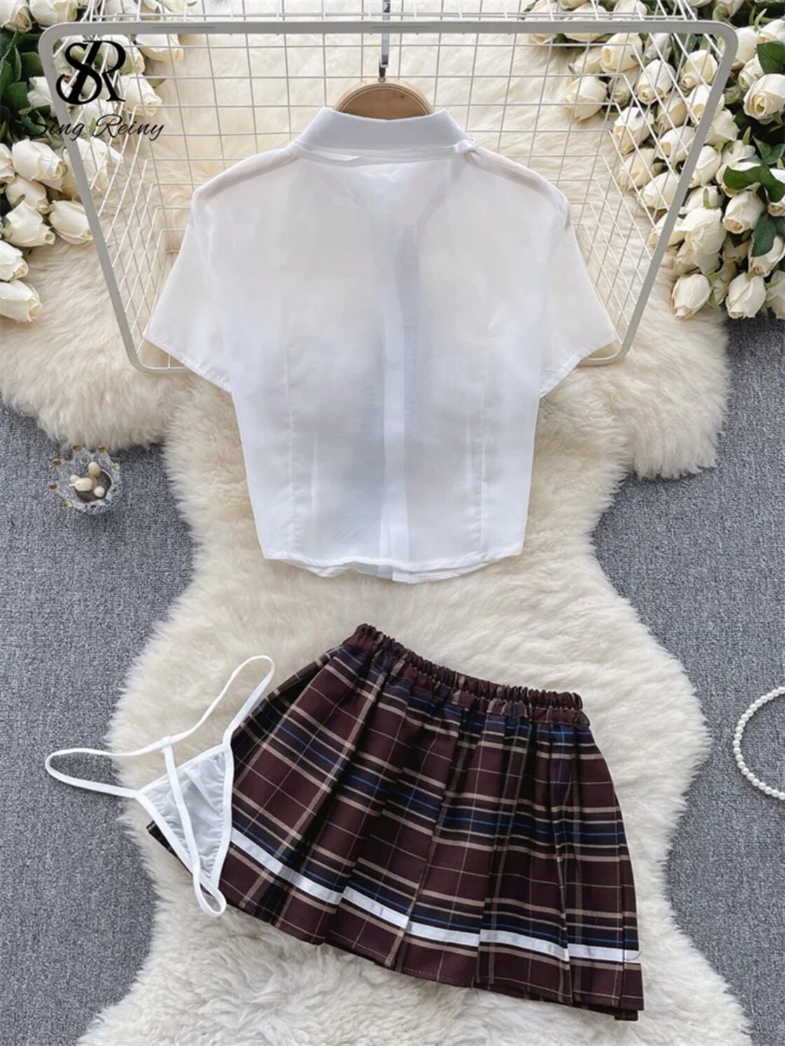 大人 女児服 エロ  