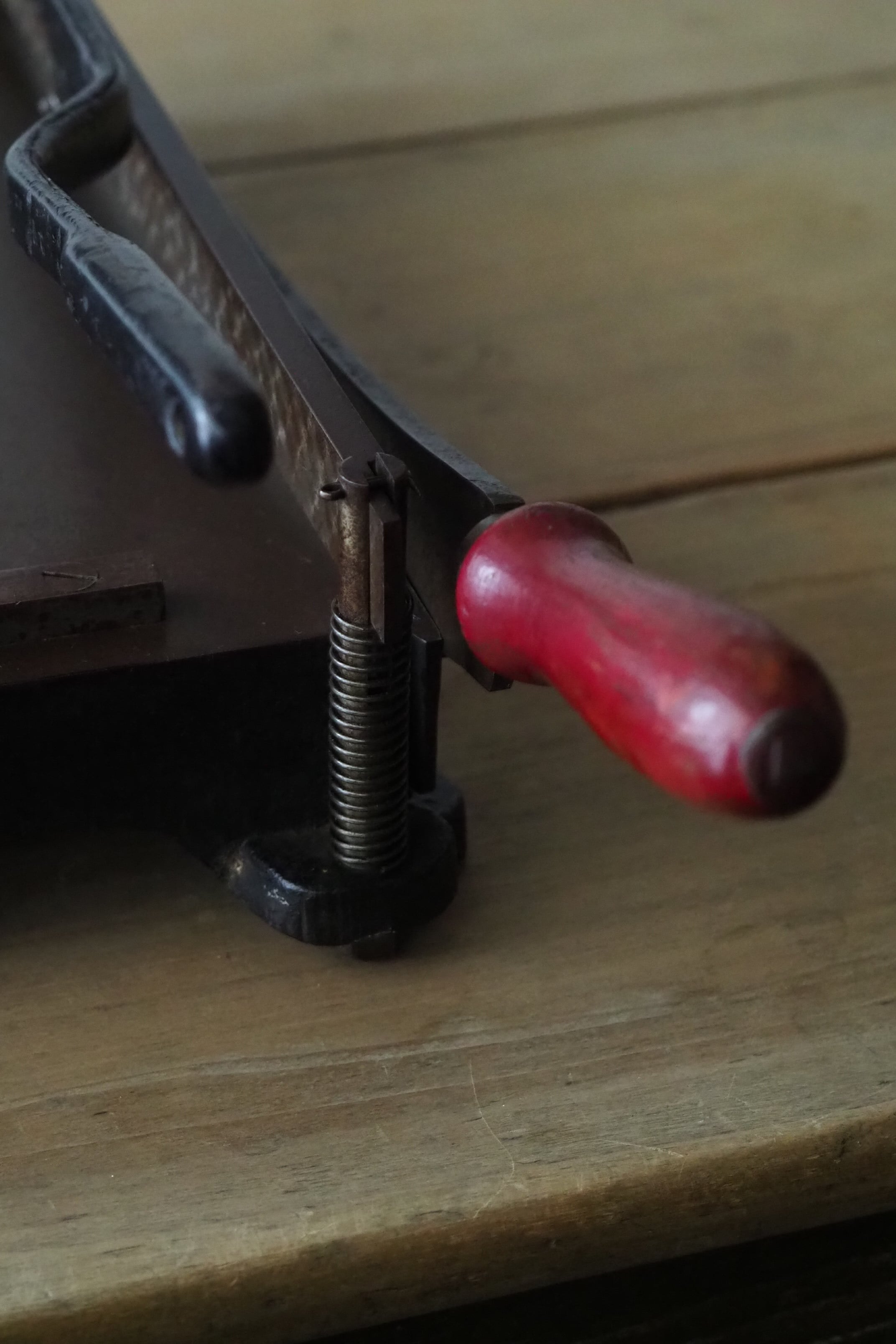 19世紀末.パリの紙裁断機/ペーパーカッター-antique paper cutter 19世紀末.パリの紙裁断機/ペーパーカッター-antique paper cutter