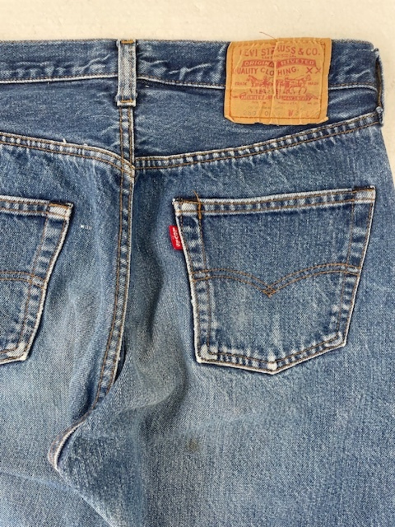 M-101 リーバイス Levis501古着 1982年赤耳 米国製刻524　W 78cm  股下 87cm　　